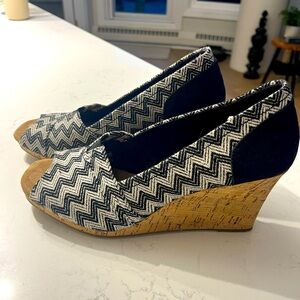 Tom’s Size 10 never worn